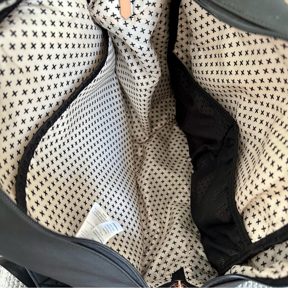 Pre Loved Petunia Pickle Bottom Meta Backpack - Black Matte Canvas - Picture 5 of 16